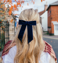Load image into Gallery viewer, Women&#39;s Velvet Bow Hair Clip